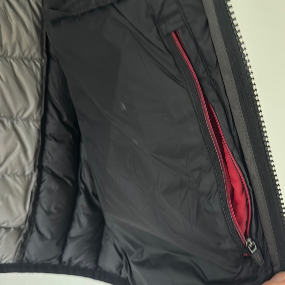 Tumi Black Puffer Jacket Lightweight Quilted Design - Picture 5 of 6